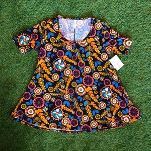 NWT!! LuLaRoe Perfect T in Small